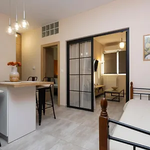 https://3cs-apartment-thess-central-cosy-convenient.hotels-of-thessaloniki.com